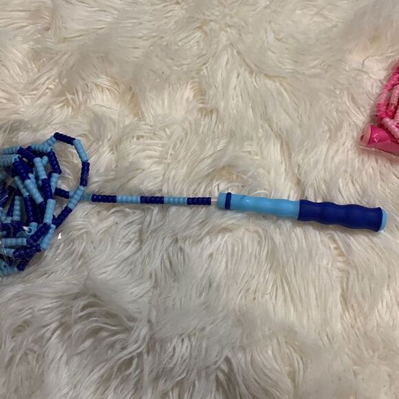 Skipping Ropes: one blue/one pink beaded jump ropes adjustable - Picture 3 of 5